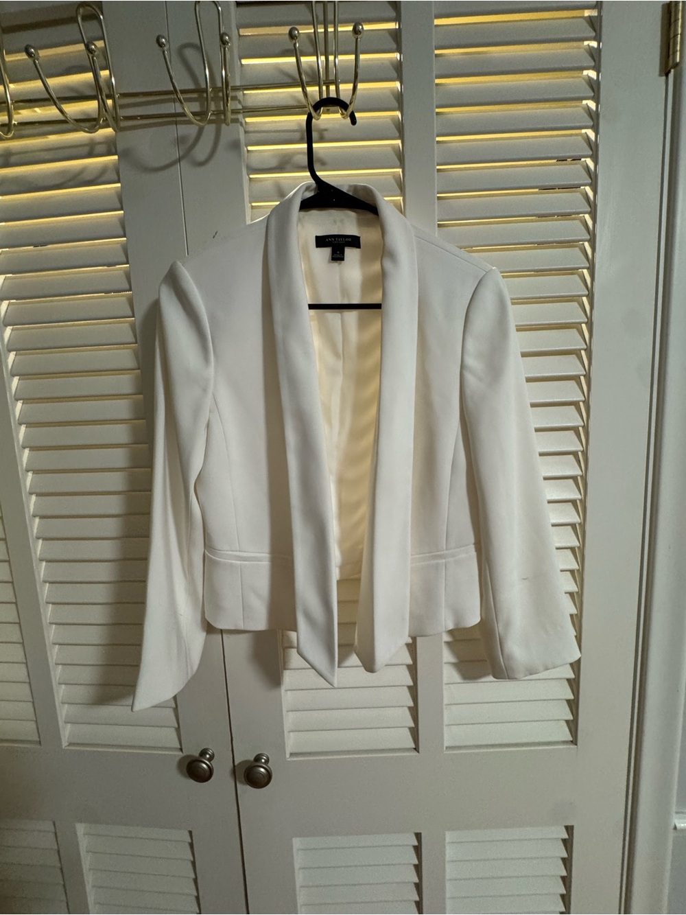 Ann Taylor White Open-Front Cropped Blazer